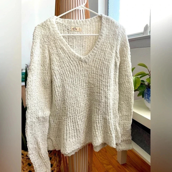 Hollister plush sweater / cream / size s - Picture 1 of 4
